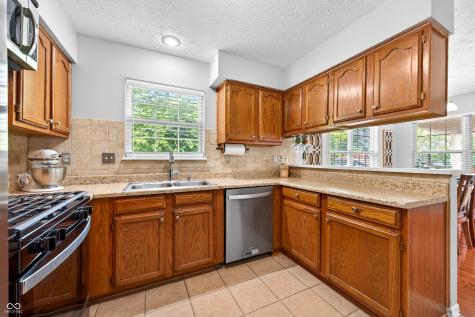 44 Ponsonby Court Indianapolis IN 46214