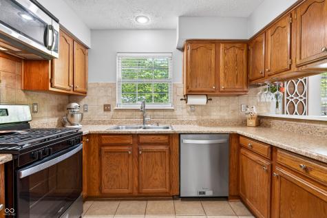 44 Ponsonby Court Indianapolis IN 46214