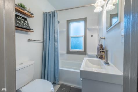 6359 Walton Street Indianapolis IN 46241