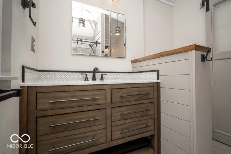 475 N Valley Lane Greenwood IN 46142