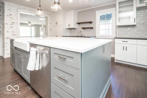 475 N Valley Lane Greenwood IN 46142