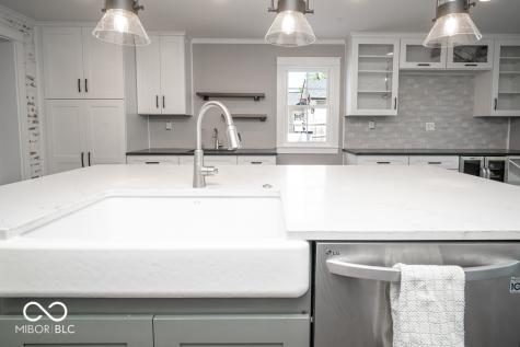 475 N Valley Lane Greenwood IN 46142