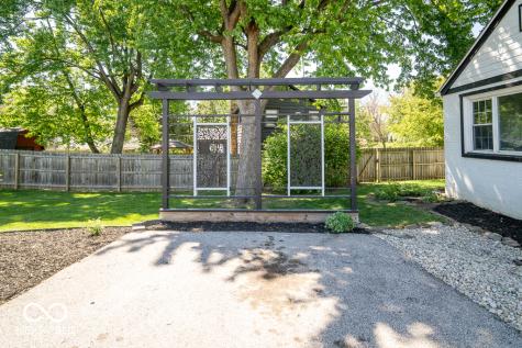475 N Valley Lane Greenwood IN 46142