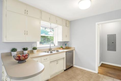 5133 E 70th Street Indianapolis IN 46220