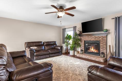 11005 N County Road 425 E Hope IN 47246
