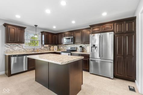 11005 N County Road 425 E Hope IN 47246