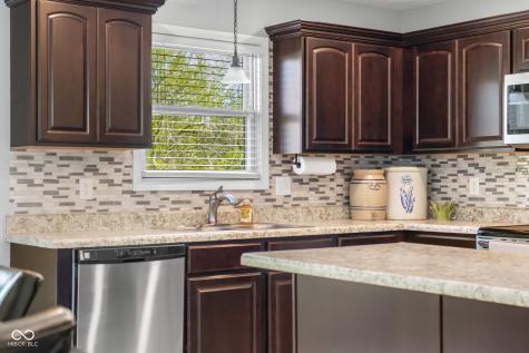 11005 N County Road 425 E Hope IN 47246