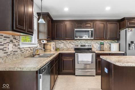11005 N County Road 425 E Hope IN 47246
