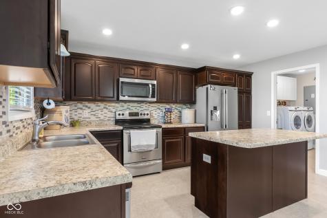 11005 N County Road 425 E Hope IN 47246