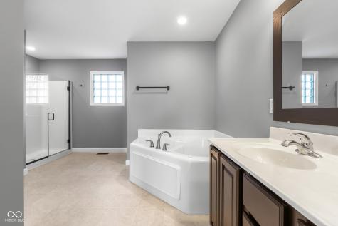 11005 N County Road 425 E Hope IN 47246