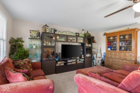 11005 N County Road 425 E Hope IN 47246