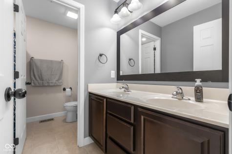 11005 N County Road 425 E Hope IN 47246