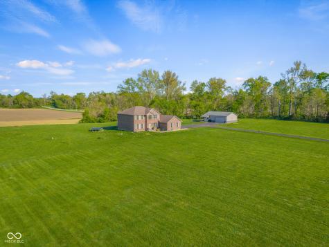 11005 N County Road 425 E Hope IN 47246