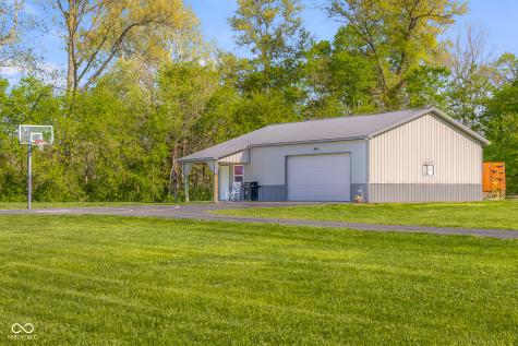 11005 N County Road 425 E Hope IN 47246