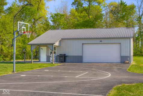 11005 N County Road 425 E Hope IN 47246