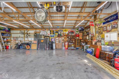 11005 N County Road 425 E Hope IN 47246