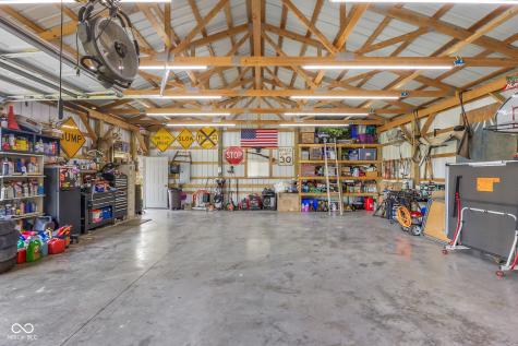 11005 N County Road 425 E Hope IN 47246