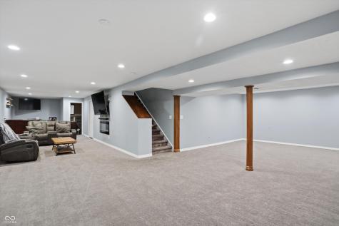 5012 Birmingham Drive Indianapolis IN 46235