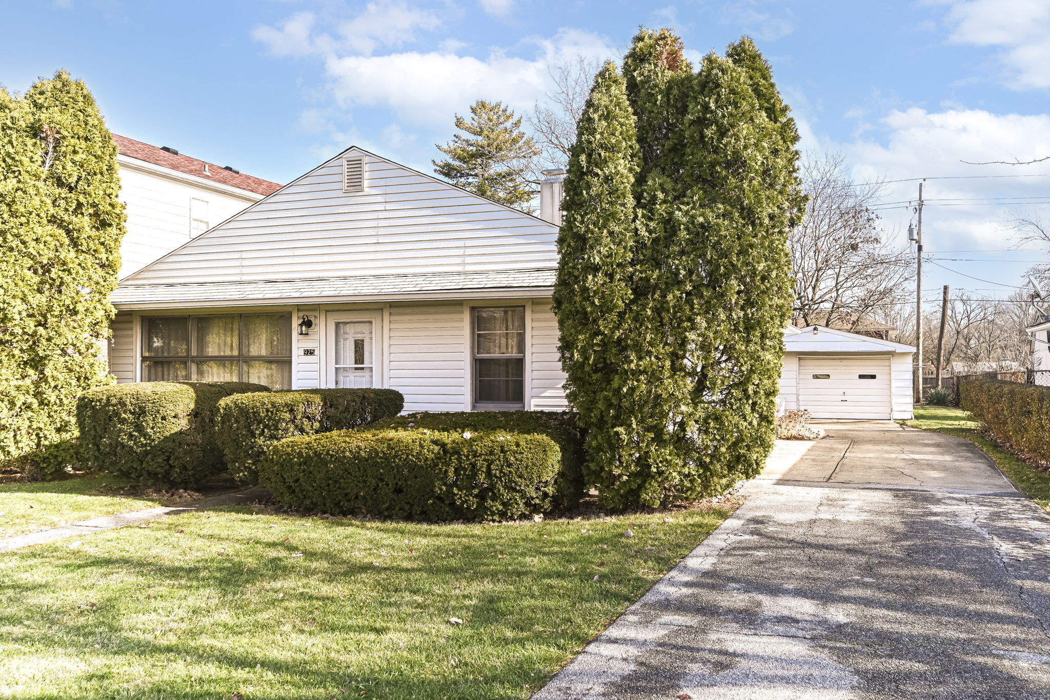 925 N Sadlier Drive Indianapolis IN 46219