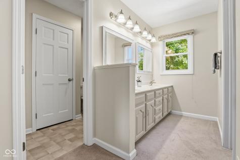 143 Hollowview Drive Noblesville IN 46060