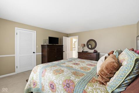 695 W 77th Street South Drive Indianapolis IN 46260