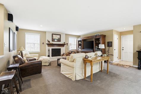 695 W 77th Street South Drive Indianapolis IN 46260