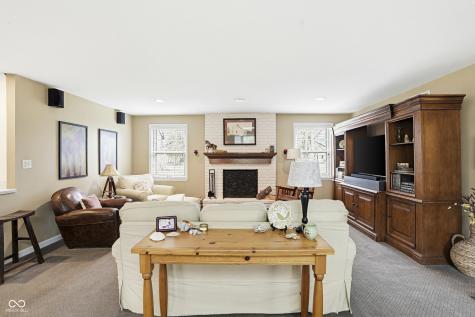 695 W 77th Street South Drive Indianapolis IN 46260