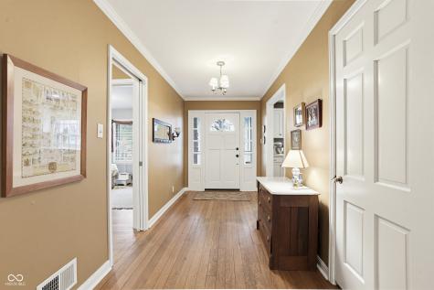 695 W 77th Street South Drive Indianapolis IN 46260