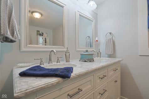 329 E Laurel Street Seymour IN 47274