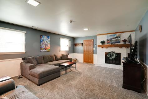 6728 Chapel Hill Road Indianapolis IN 46214