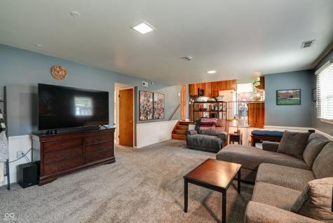 6728 Chapel Hill Road Indianapolis IN 46214