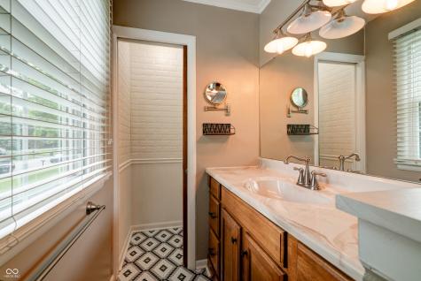6728 Chapel Hill Road Indianapolis IN 46214