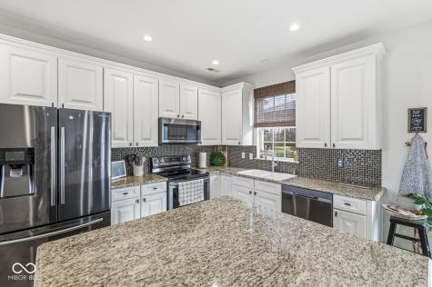 553 Crossfield Court Indianapolis IN 46239
