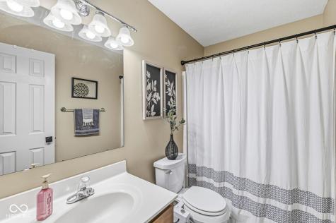 553 Crossfield Court Indianapolis IN 46239