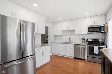 562 Holliday Lane Indianapolis IN 46260