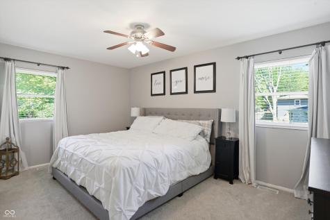 562 Holliday Lane Indianapolis IN 46260
