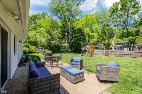 562 Holliday Lane Indianapolis IN 46260