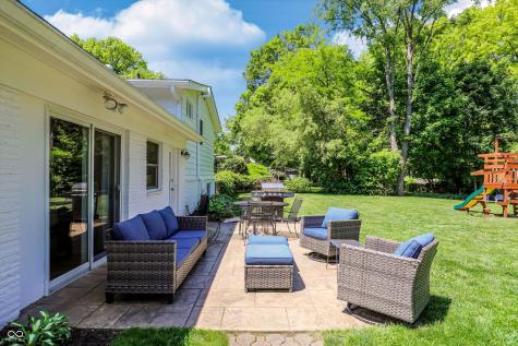 562 Holliday Lane Indianapolis IN 46260