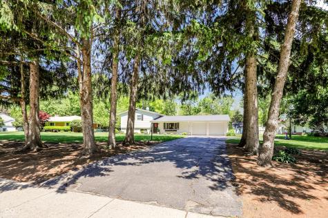 562 Holliday Lane Indianapolis IN 46260