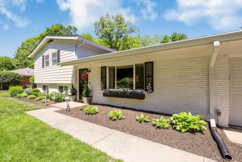562 Holliday Lane Indianapolis IN 46260
