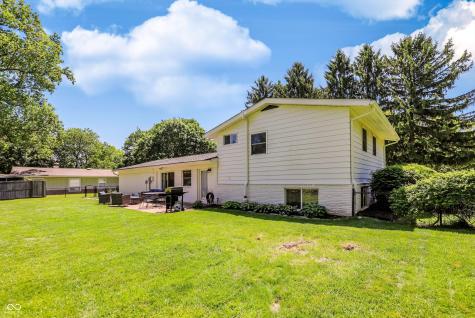 562 Holliday Lane Indianapolis IN 46260