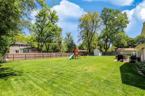 562 Holliday Lane Indianapolis IN 46260