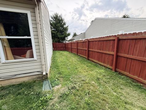 1098 Williamsburg Way Indianapolis IN 46234