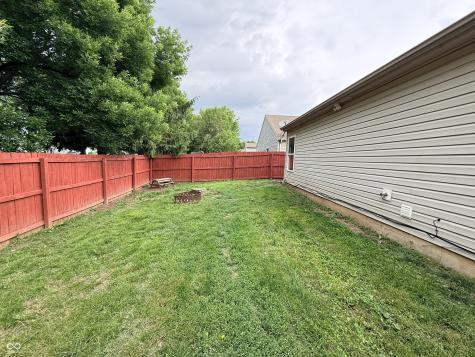 1098 Williamsburg Way Indianapolis IN 46234