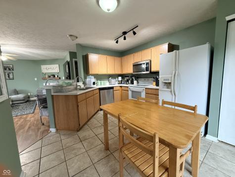 1098 Williamsburg Way Indianapolis IN 46234