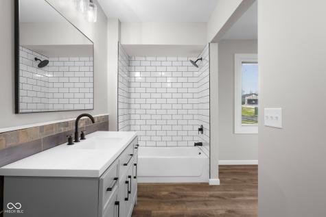 15841 E 265 N Columbus IN 47203