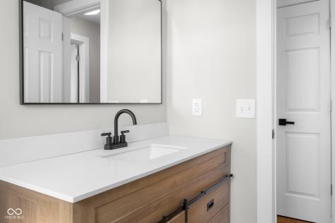 15841 E 265 N Columbus IN 47203