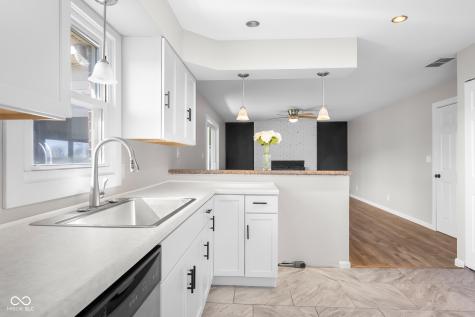 15841 E 265 N Columbus IN 47203
