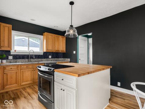 903 Dawson Street Indianapolis IN 46203
