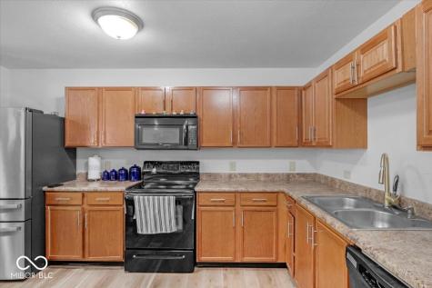 951 Curlew Lane Greenwood IN 46143